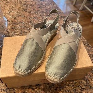 TONI PONS ESPADRILLES - Size 38 Platinum. BRAND NEW IN ORIGINAL BOX